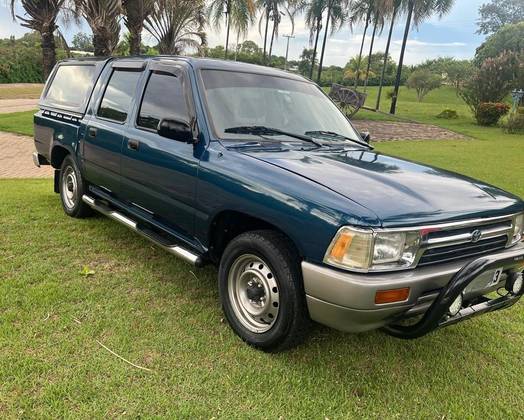 TOYOTA HILUX 2.8 DLX 4X2 CD 8V DIESEL 4P MANUAL